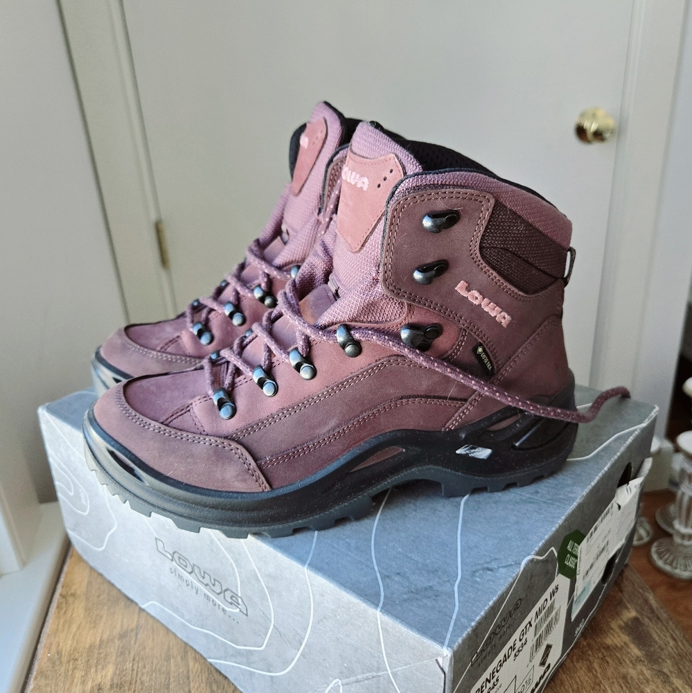 New Lowa Renegade GTX Mid Women's Leather Hiking Boots